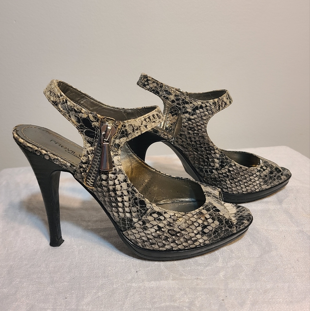 Snakeskin print peep-toe heels